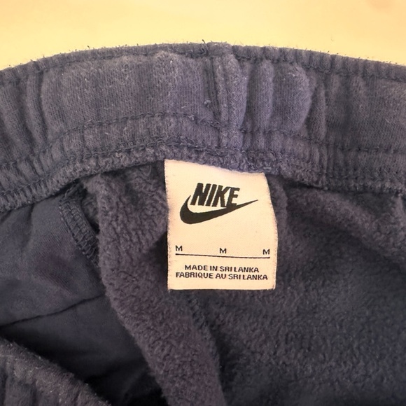 Nike Sweatpants - Picture 3 of 3